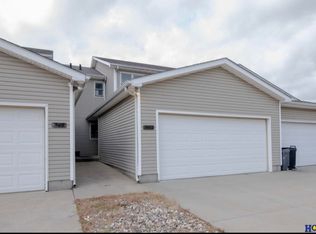 550 Lakeside Dr, Lincoln, NE 68528