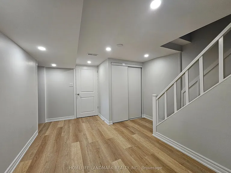 36 Corinne Cres #BASEMEN — Photo 2