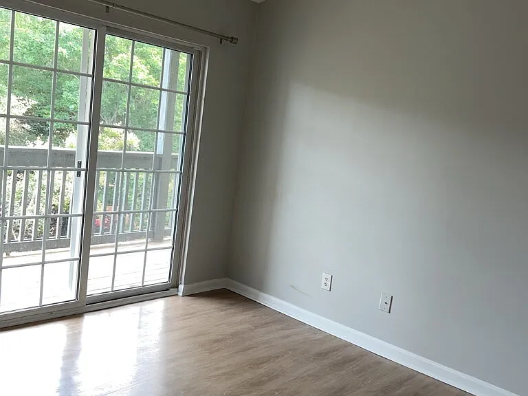 131 Wexford Dr #301 — Photo 6