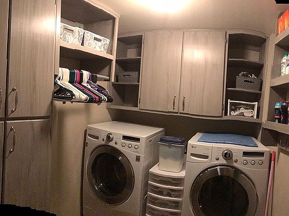 Custom cabinets in laundry 