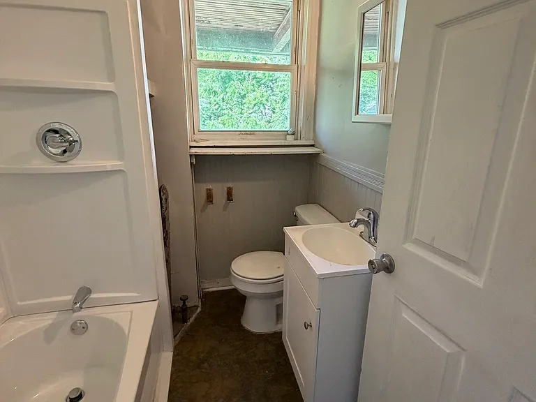 568 Main St #6 — Photo 13