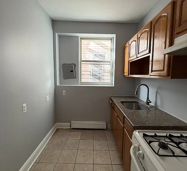 138-140 Clinton Ave #2F — Photo 3