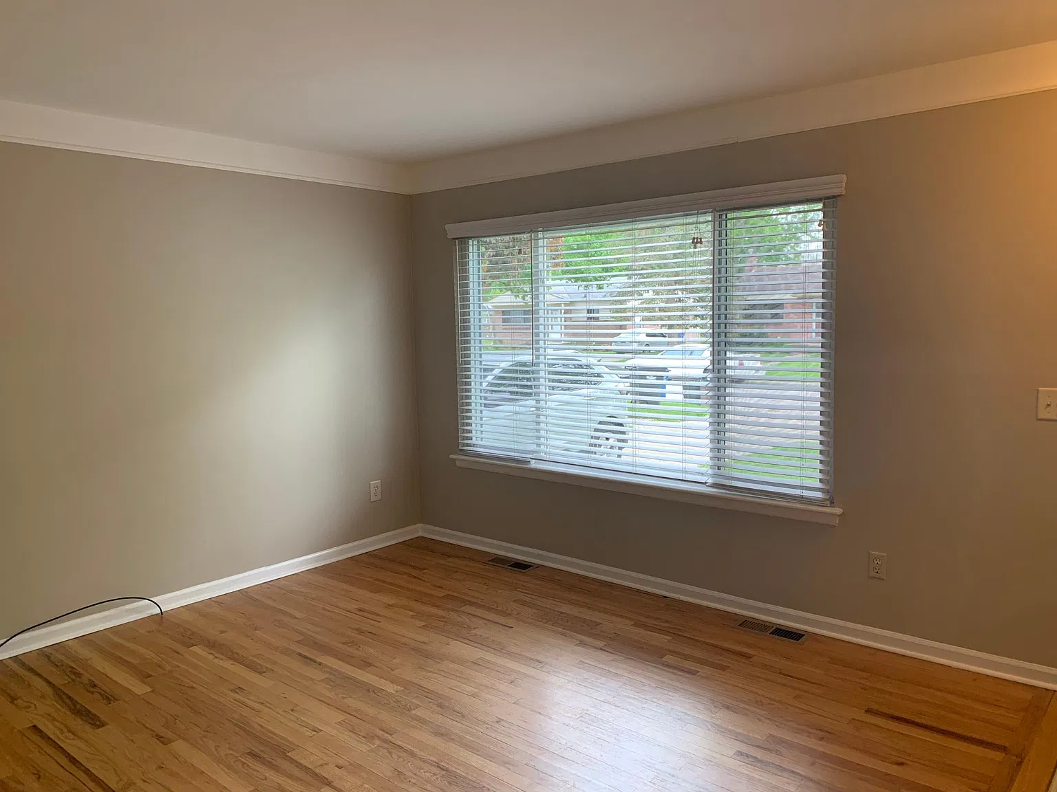 3 bed, 955 sqft, $1,500 — Photo 4