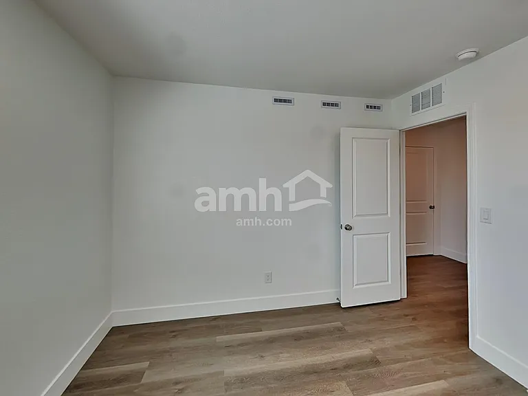 8135 Braavos Peninsula Ave — Photo 19