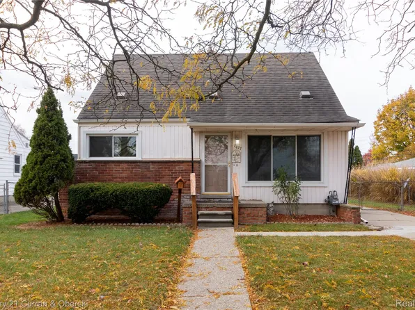 7077 Deering St, Garden City, MI 48135