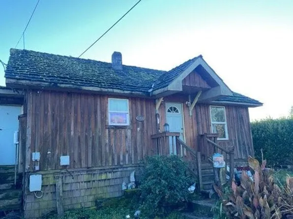 832 Doborout St, Myrtle Point, OR 97458