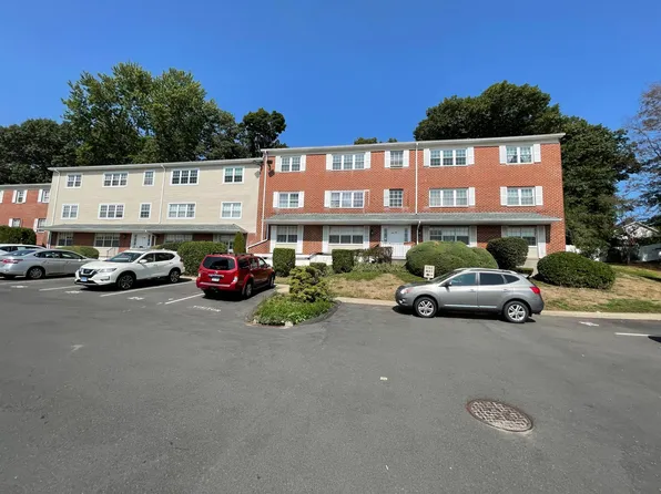 50 Greenhouse Rd Unit 58C, Bridgeport, CT 06606