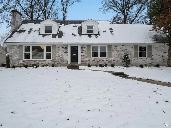 369 Halcyon Dr, Saint Louis, MO 63122