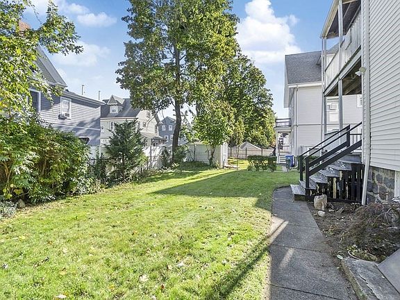 4th image of 30 Bellevue Ave