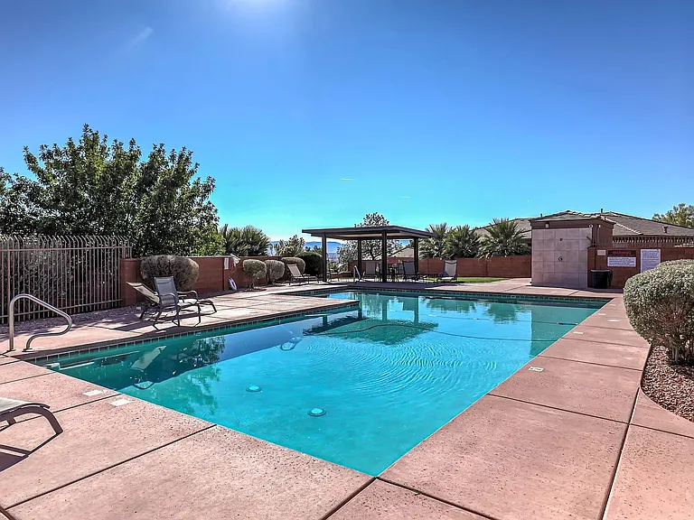 1719 N Sage Cir — Photo 4