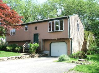 52 Montauk Rd, Narragansett, RI 02882