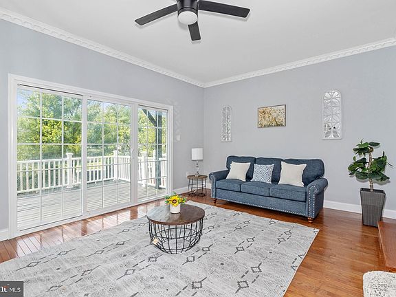 5th image of 131 Faraday Ct