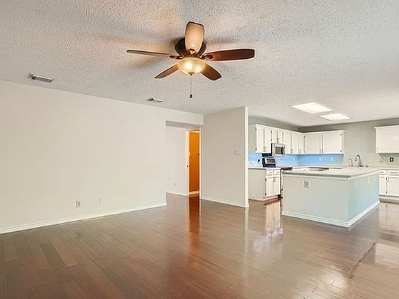 5th image of 3816 Davenport