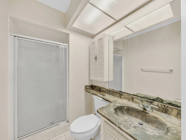 221 NW 43rd Pl — Photo 25
