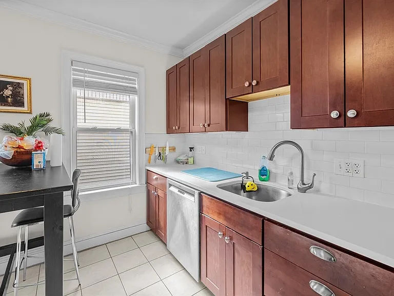28 Edison Grn #B — Photo 5