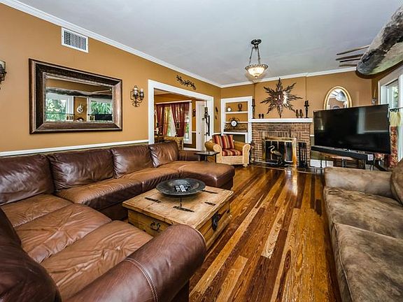 3rd image of 613 Oak Ave