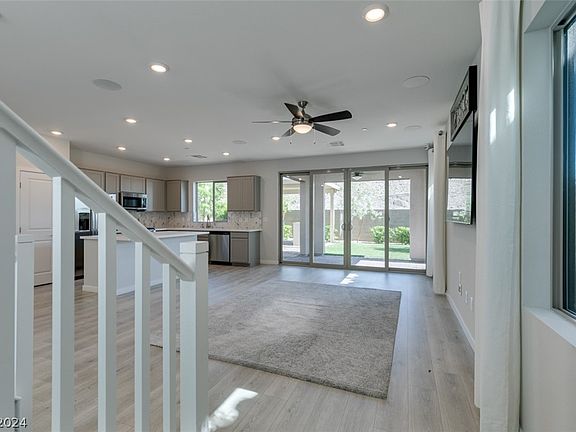 3rd image of 11536 Desert Hollow Ave