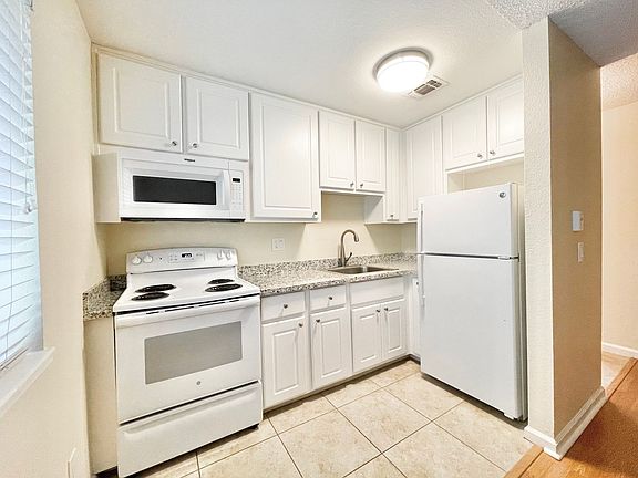 5th image of 2524 I St APT 6