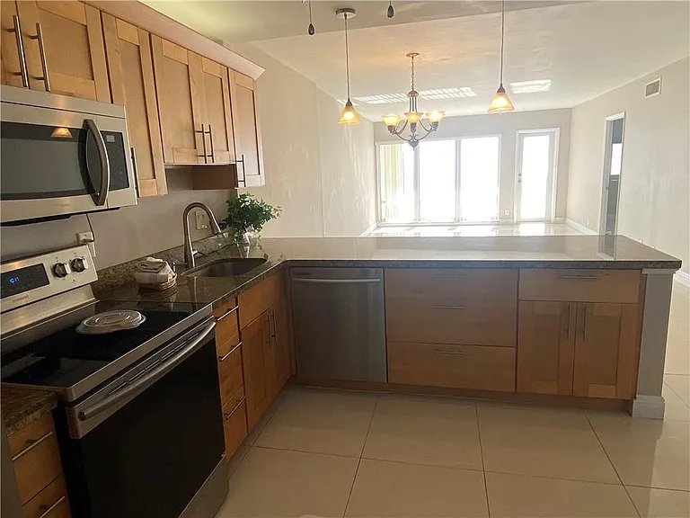750 N Ocean Blvd #1009 — Photo 7