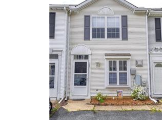 205 Fieldstone Ln, Newark, DE 19702