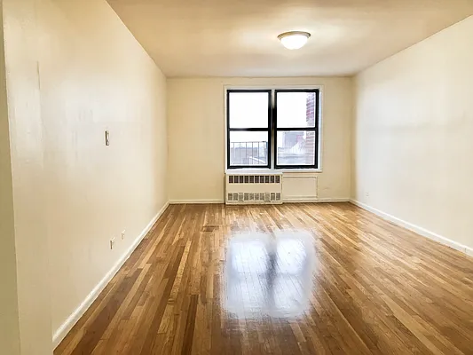 Rented by A&E Real Estate Management | media 12