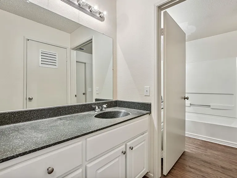 Riverview Ranch Apartments — Photo 55