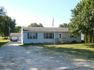 24969 Como Rd, Sterling, IL 61081