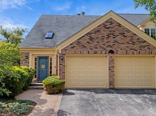 1 The Court Of Cobblestone, Northbrook, IL