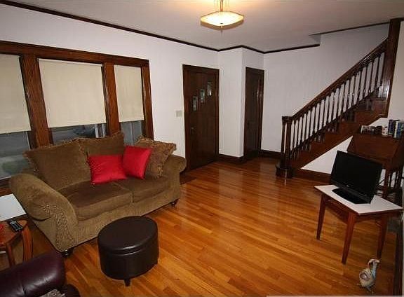 5th image of 2925 39th Ave S
