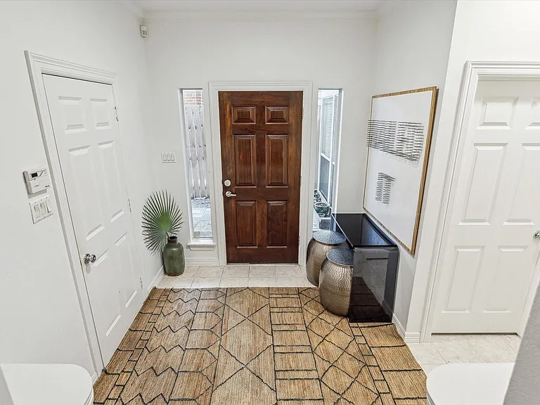 4013 Blossom St — Photo 3