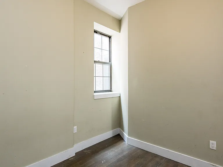 319 Knickerbocker Ave #3A — Photo 4