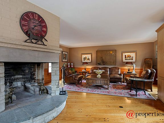 Living Room / Dining Room