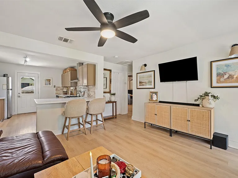 1103 Brass St #A — Photo 3
