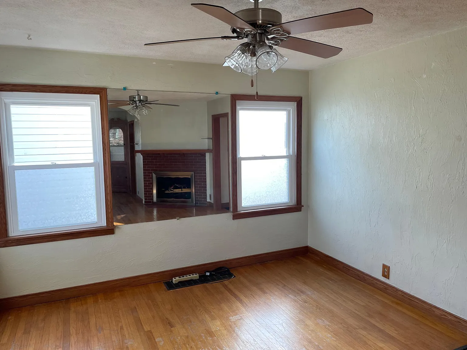 1104 Winton Ave photo 1