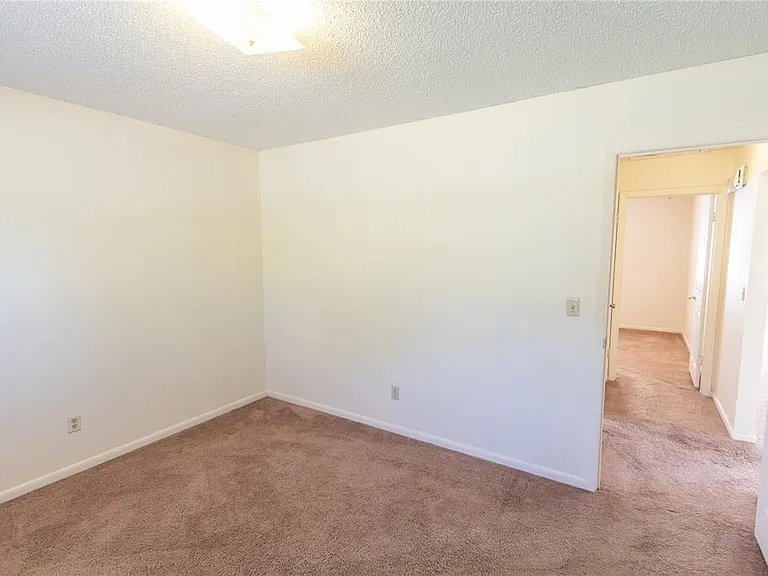 709 Mosley Rd — Photo 14