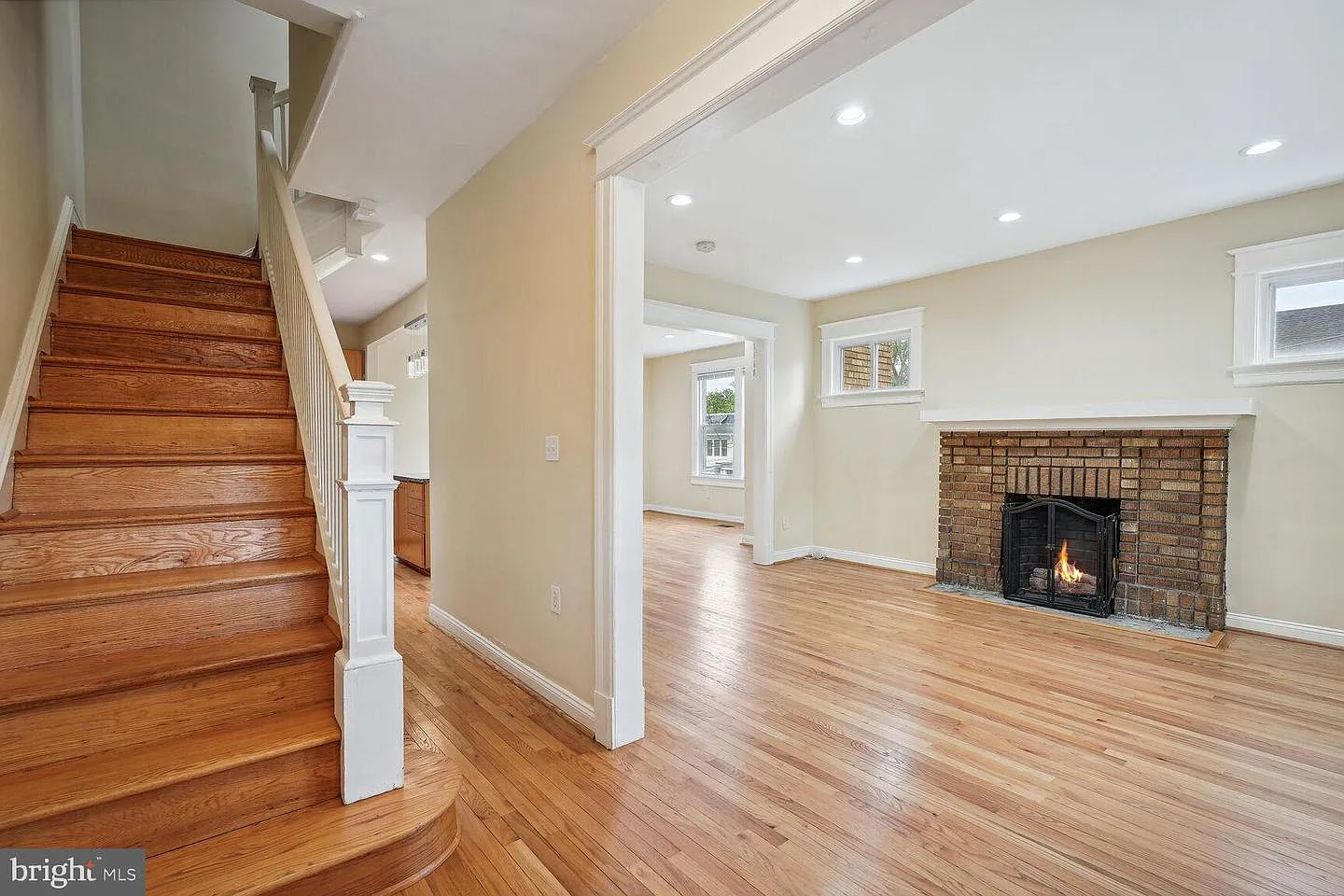 4 bed, 3.5 bath, 2332 sqft, $3,600 — Photo 4