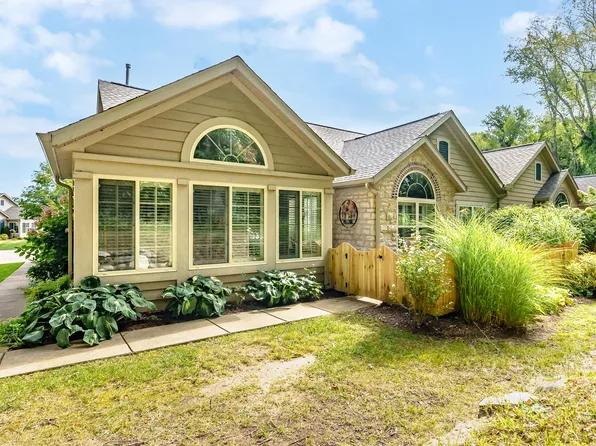 2677 Bluestone Cir, Kalamazoo, MI 49009