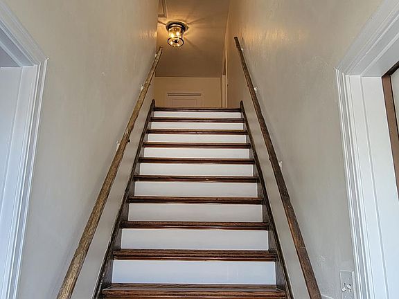 Entry Stairwell