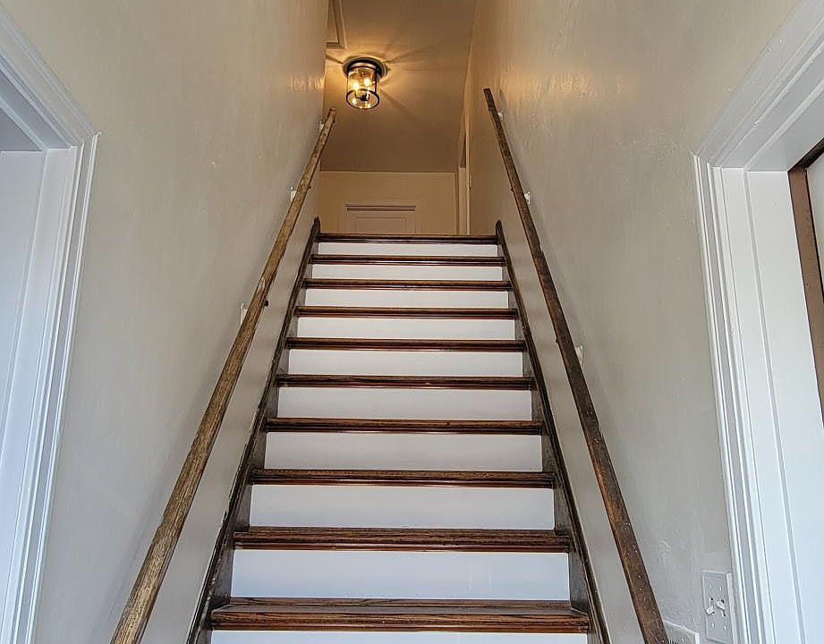 Entry Stairwell