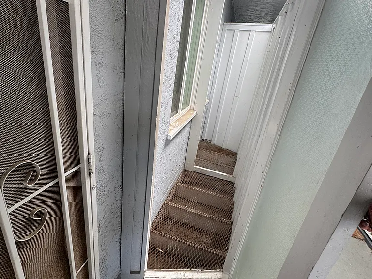70 Glendora Ave #11 — Photo 3
