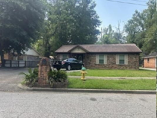 1st image of 2737 S Thompson Dr
