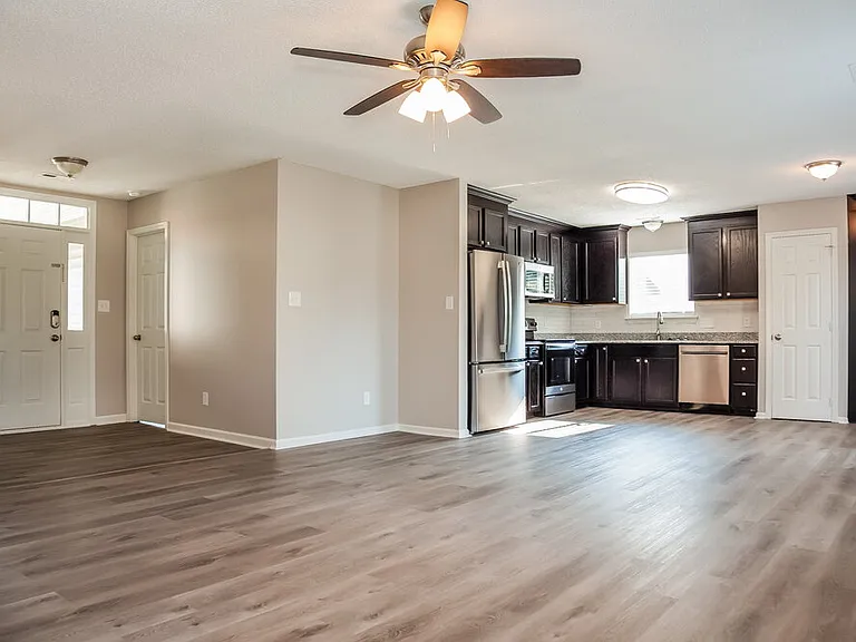 9912 Peppermint Ln — Photo 4
