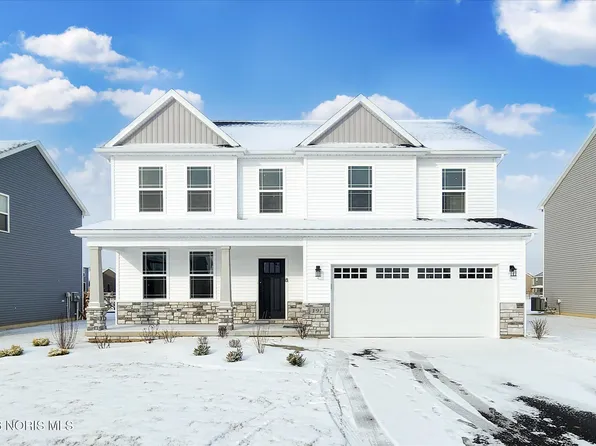 197 Valley Hall Dr, Perrysburg, OH 43551