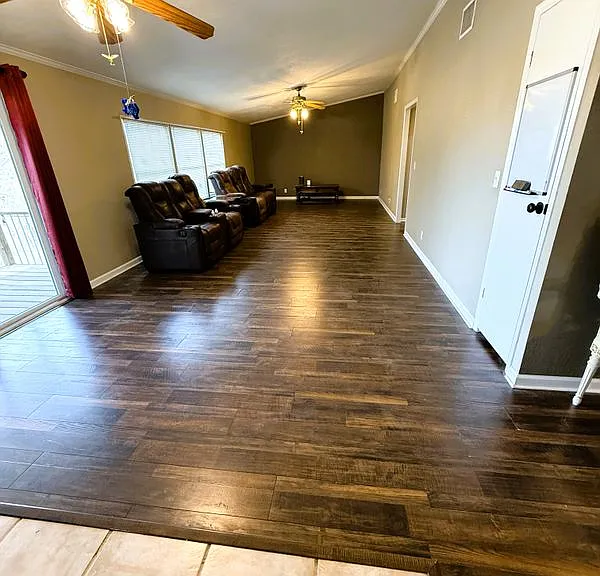 212 Thornton Ln — Photo 9