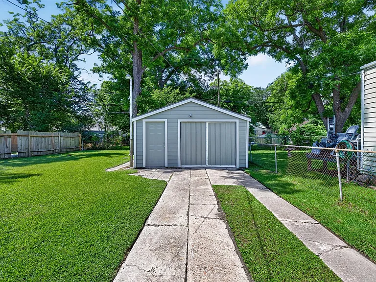 6714 Moss Rose St — Photo 21