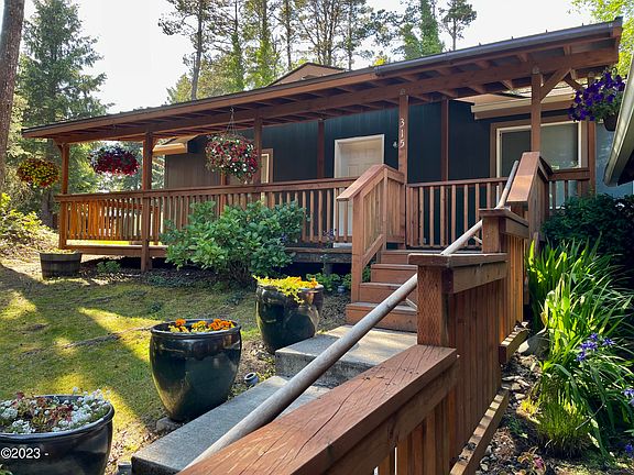 4th image of 315 SE 130th Dr