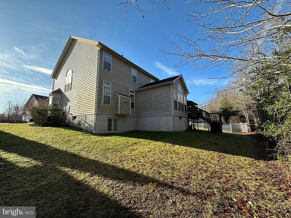 2nd image of 3445 Blakely St