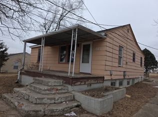 5915 SW 12th St, Des Moines, IA 50315