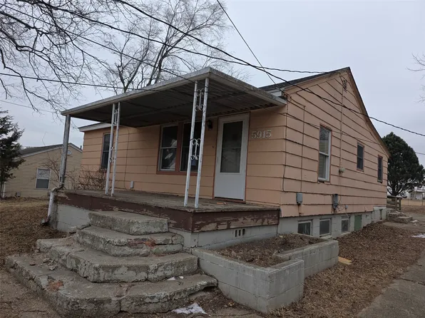 5915 SW 12th St, Des Moines, IA 50315