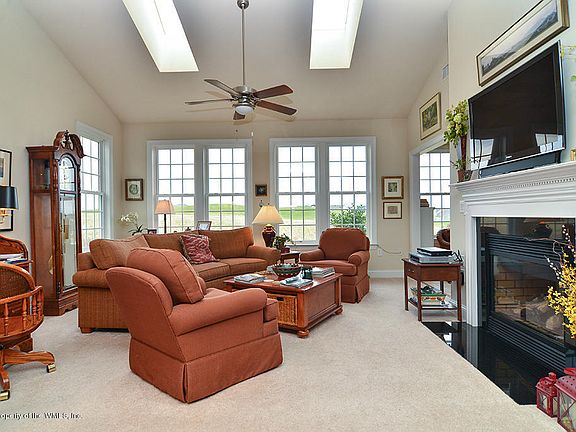 3rd image of 6908 Glory Ln